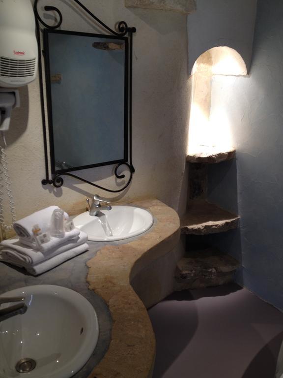 Hotel Lou Caleu Restaurant Le Rocher Des Abeilles Saint-Martin-de-Castillon Pokój zdjęcie