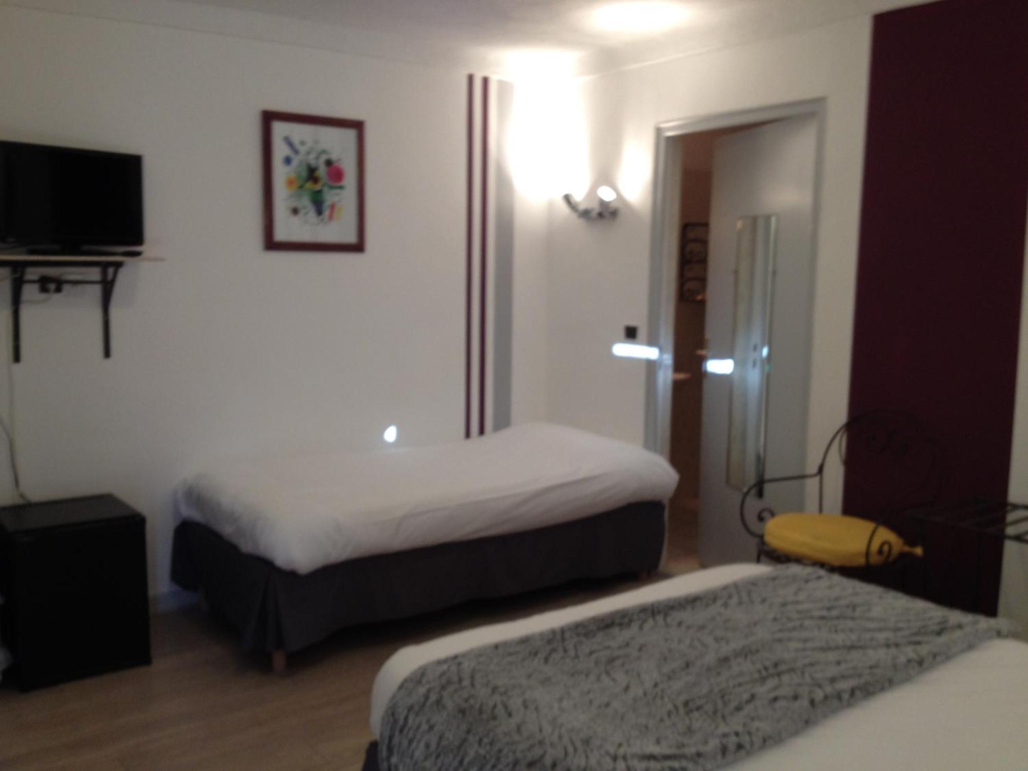 Hotel Lou Caleu Restaurant Le Rocher Des Abeilles Saint-Martin-de-Castillon Zewnętrze zdjęcie