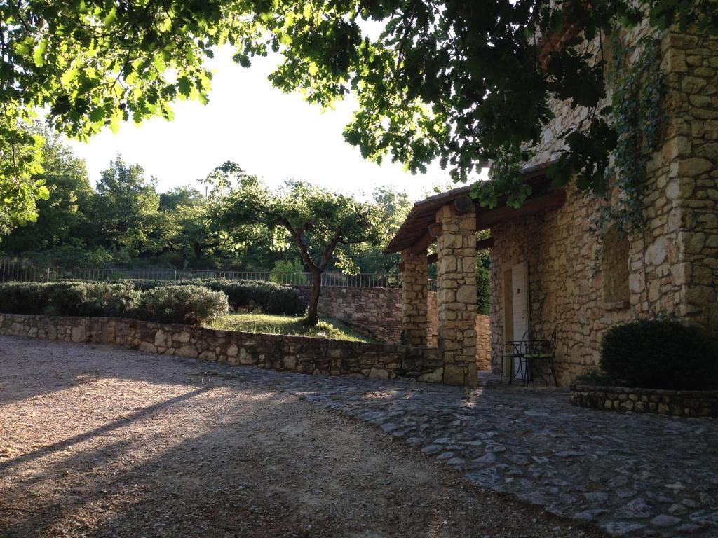 Hotel Lou Caleu Restaurant Le Rocher Des Abeilles Saint-Martin-de-Castillon Zewnętrze zdjęcie